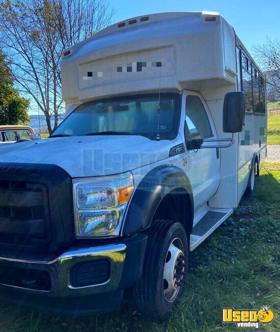 2015 F550 Shuttle Bus Shuttle Bus Pennsylvania Gas Engine for Sale