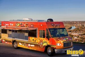 2015 M Line Walk-in Step Van Kitchen Food Truck All-purpose Food Truck Air Conditioning Montana Diesel Engine for Sale