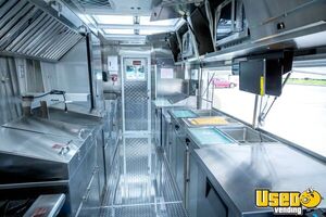 2015 M Line Walk-in Step Van Kitchen Food Truck All-purpose Food Truck Spare Tire Montana Diesel Engine for Sale