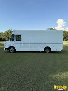 2015 Mt45 New Build Food Truck Insulated Walls Tennessee Diesel Engine for Sale