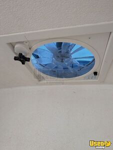 2015 Pet Care / Veterinary Truck Electrical Outlets California Gas Engine for Sale