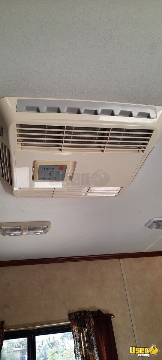 Compact 2015 8.5' x 12' Mobile Pet Grooming Trailer Mobile Business