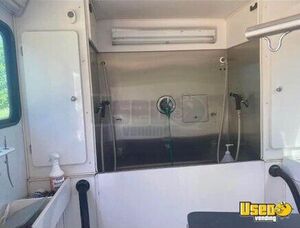 2015 Pet Grooming Trailer Pet Care / Veterinary Truck Backup Camera Alabama for Sale