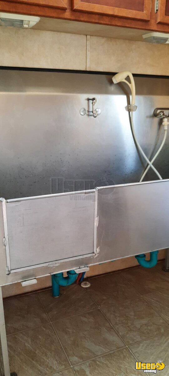 Compact 2015 8.5' x 12' Mobile Pet Grooming Trailer Mobile Business