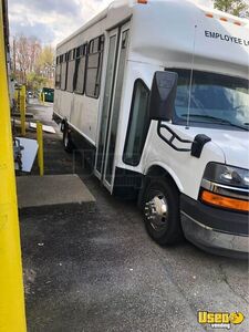 2015 Shuttle Bus Shuttle Bus Transmission - Automatic Virginia Diesel Engine for Sale
