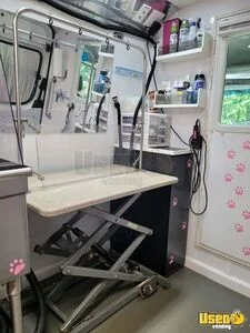 2015 Sprinter 2500 Dog Grooming Van Pet Care / Veterinary Truck 12 Ohio Diesel Engine for Sale