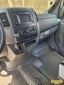 2015 Sprinter 2500 Dog Grooming Van Pet Care / Veterinary Truck 9 Ohio Diesel Engine for Sale