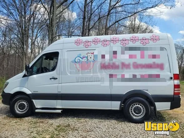 2015 Sprinter 2500 Dog Grooming Van Pet Care / Veterinary Truck Ohio Diesel Engine for Sale