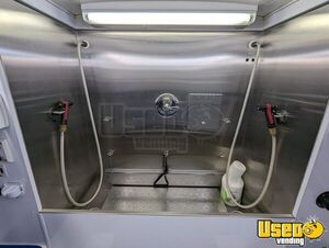 2015 Sprinter Pet Care / Veterinary Truck Electrical Outlets Florida Diesel Engine for Sale