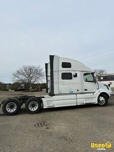 2015 Vnl Volvo Semi Truck Microwave New York for Sale