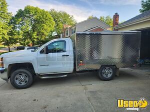2016 Chevrolet 2500 HD Lunch Serving Food Truck Canteen Truck for Sale in Ohio!