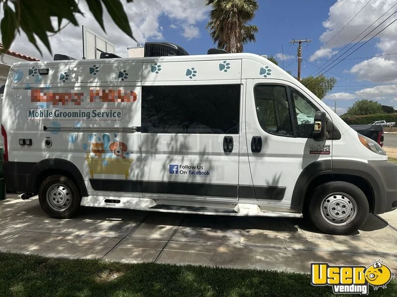 2016 2500 Pet Care / Veterinary Truck California Gas Engine for Sale