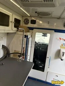 2016 2500 Pet Care / Veterinary Truck Gray Water Tank California Gas Engine for Sale