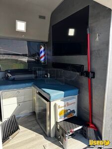 2016 350 Hd Mobile Hair & Nail Salon Truck Electrical Outlets Florida Gas Engine for Sale