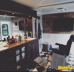 2016 Bendron Mobile Hair & Nail Salon Truck Insulated Walls New York for Sale
