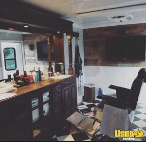 2016 Bendron Mobile Hair & Nail Salon Truck Insulated Walls New York for Sale