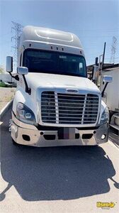 2016 Cascadia Freightliner Semi Truck 2 Arizona for Sale