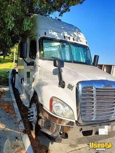 2016 Cascadia Freightliner Semi Truck 2 California for Sale