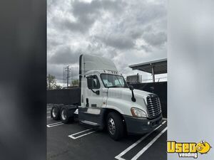 2016 Cascadia Freightliner Semi Truck 2 California for Sale