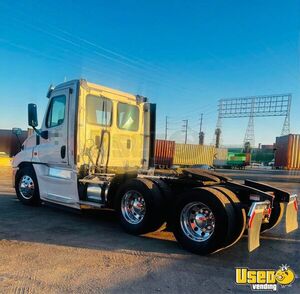 2016 Cascadia Freightliner Semi Truck 2 California for Sale