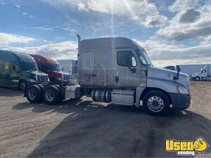 2016 Cascadia Freightliner Semi Truck 2 California for Sale