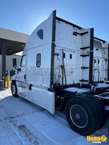 2016 Cascadia Freightliner Semi Truck 2 Illinois for Sale