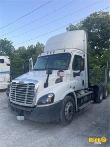2016 Cascadia Freightliner Semi Truck 2 Indiana for Sale