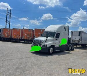 2016 Cascadia Freightliner Semi Truck 2 Kentucky for Sale