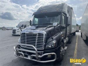 2016 Cascadia Freightliner Semi Truck 2 Minnesota for Sale