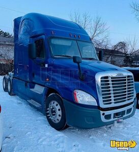 2016 Cascadia Freightliner Semi Truck 2 Ohio for Sale
