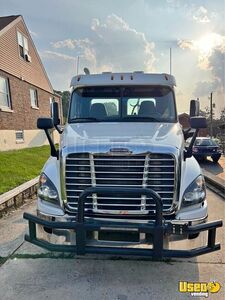 2016 Cascadia Freightliner Semi Truck 2 Pennsylvania for Sale