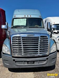 2016 Cascadia Freightliner Semi Truck 2 Texas for Sale