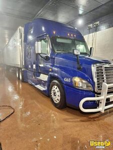 2016 Cascadia Freightliner Semi Truck 2 Texas for Sale