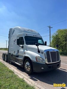 2016 Cascadia Freightliner Semi Truck 2 Texas for Sale