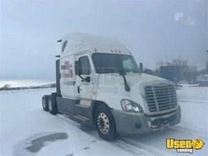 2016 Cascadia Freightliner Semi Truck 2 Utah for Sale