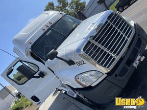 2016 Cascadia Freightliner Semi Truck 3 California for Sale