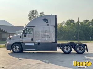 2016 Cascadia Freightliner Semi Truck 3 California for Sale