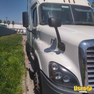 2016 Cascadia Freightliner Semi Truck 3 California for Sale