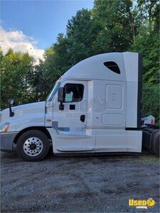 2016 Cascadia Freightliner Semi Truck 3 New Jersey for Sale