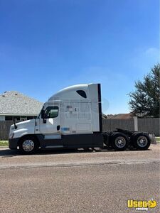 2016 Cascadia Freightliner Semi Truck 3 Texas for Sale