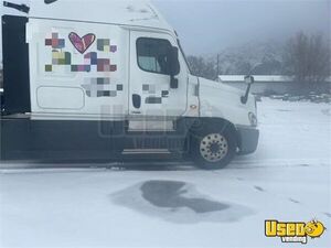 2016 Cascadia Freightliner Semi Truck 3 Utah for Sale