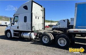 2016 Cascadia Freightliner Semi Truck 4 California for Sale