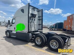 2016 Cascadia Freightliner Semi Truck 4 Kentucky for Sale