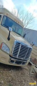 2016 Cascadia Freightliner Semi Truck 4 Texas for Sale