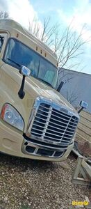 2016 Cascadia Freightliner Semi Truck 4 Texas for Sale