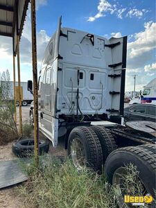 2016 Cascadia Freightliner Semi Truck 4 Texas for Sale