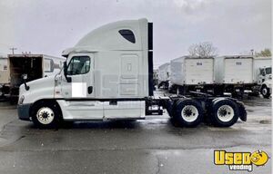 2016 Cascadia Freightliner Semi Truck 5 California for Sale