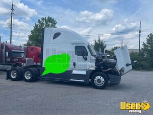 2016 Cascadia Freightliner Semi Truck 5 Kentucky for Sale