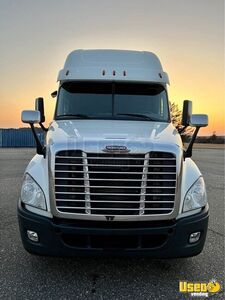 2016 Cascadia Freightliner Semi Truck 5 New York for Sale