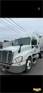 2016 Cascadia Freightliner Semi Truck 5 Texas for Sale